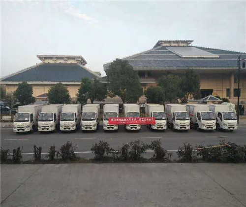 躍進十臺雜項危險品危險廢物運輸車.jpg